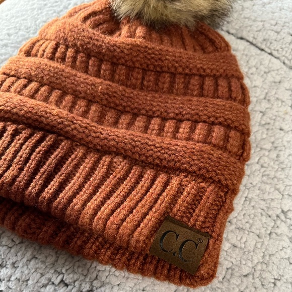 C.C pompom orange beanie - Picture 3 of 5